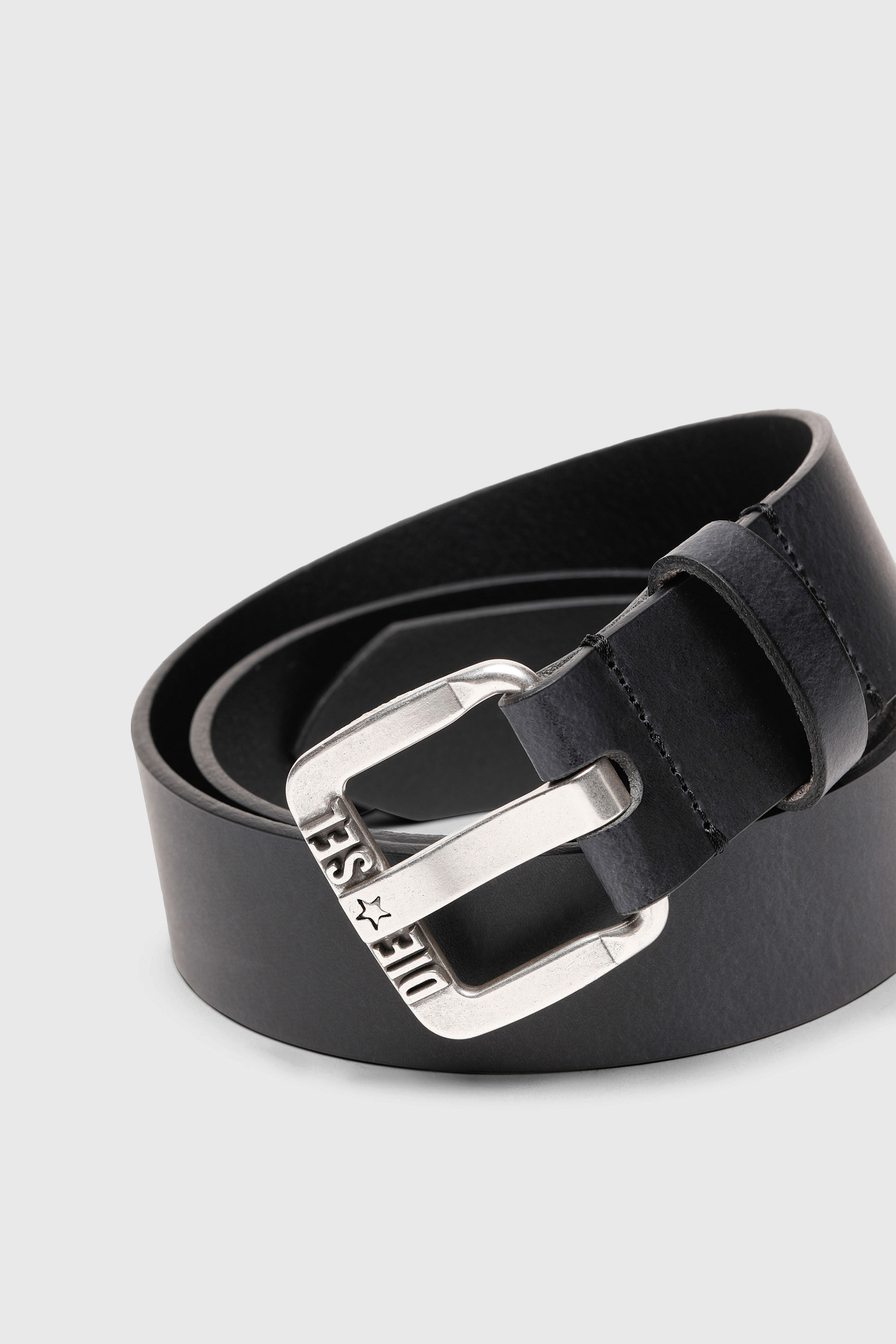 Diesel - B-STAR II, Man's 3.9cm leather belt with metal star logo buckle in Black - 2