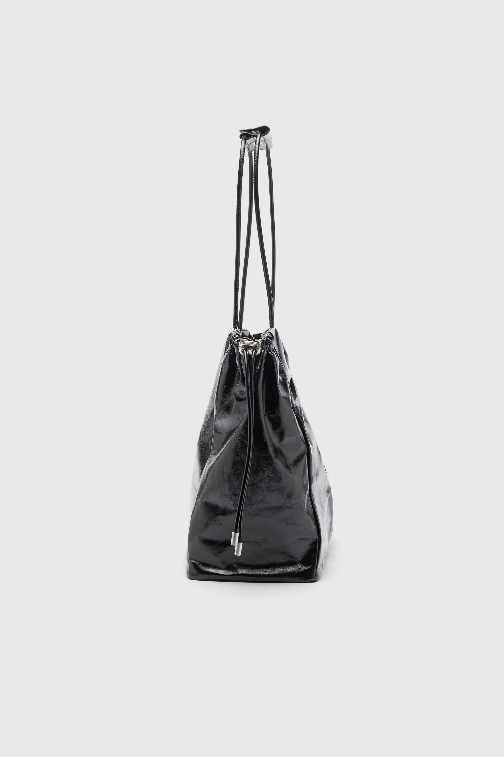 Diesel - SCRUNCH-D TOTE E/W, Woman's Scrunch-D - Tote bag in shiny wrinkled leather in Black - 5