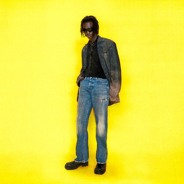 A man wearing a pair of jeans