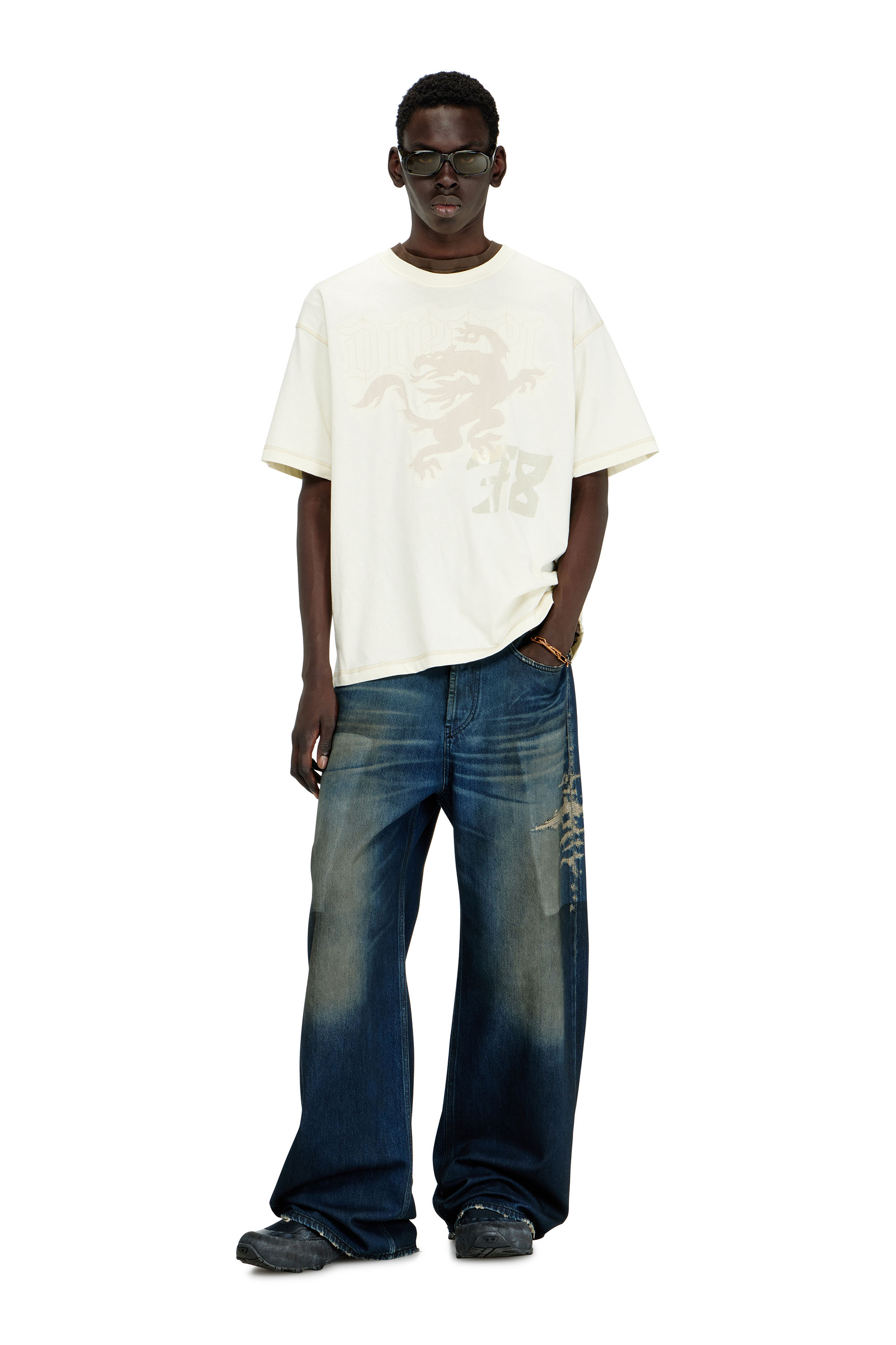 Diesel - T-BOXT-NOTCH, Man's Relaxed T-shirt with prints and embroderies in null - 2