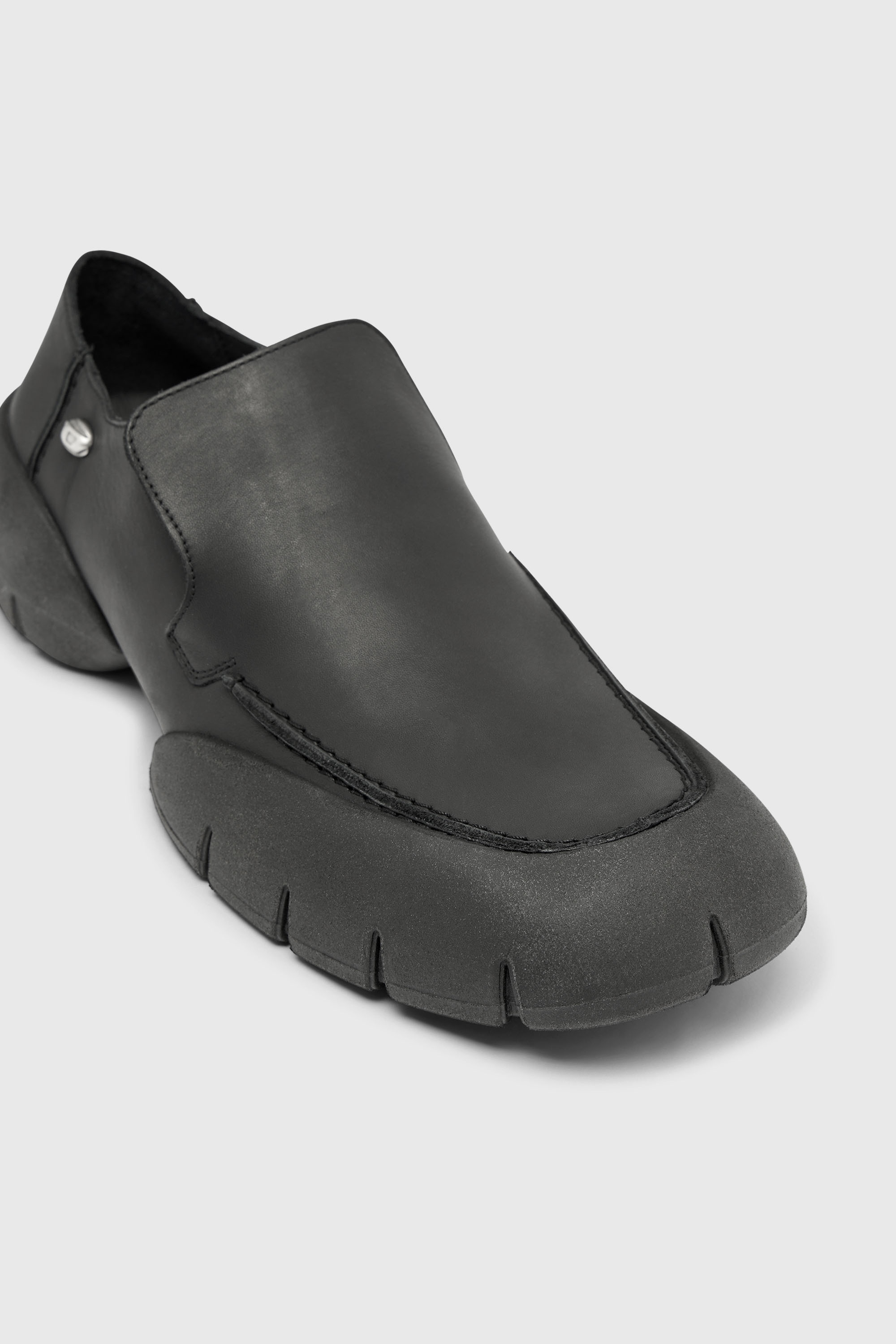 Diesel - D-MATHIEU SC, Man's D-Mathieu-Brushed leather loafer with rubber sole in Black - 6