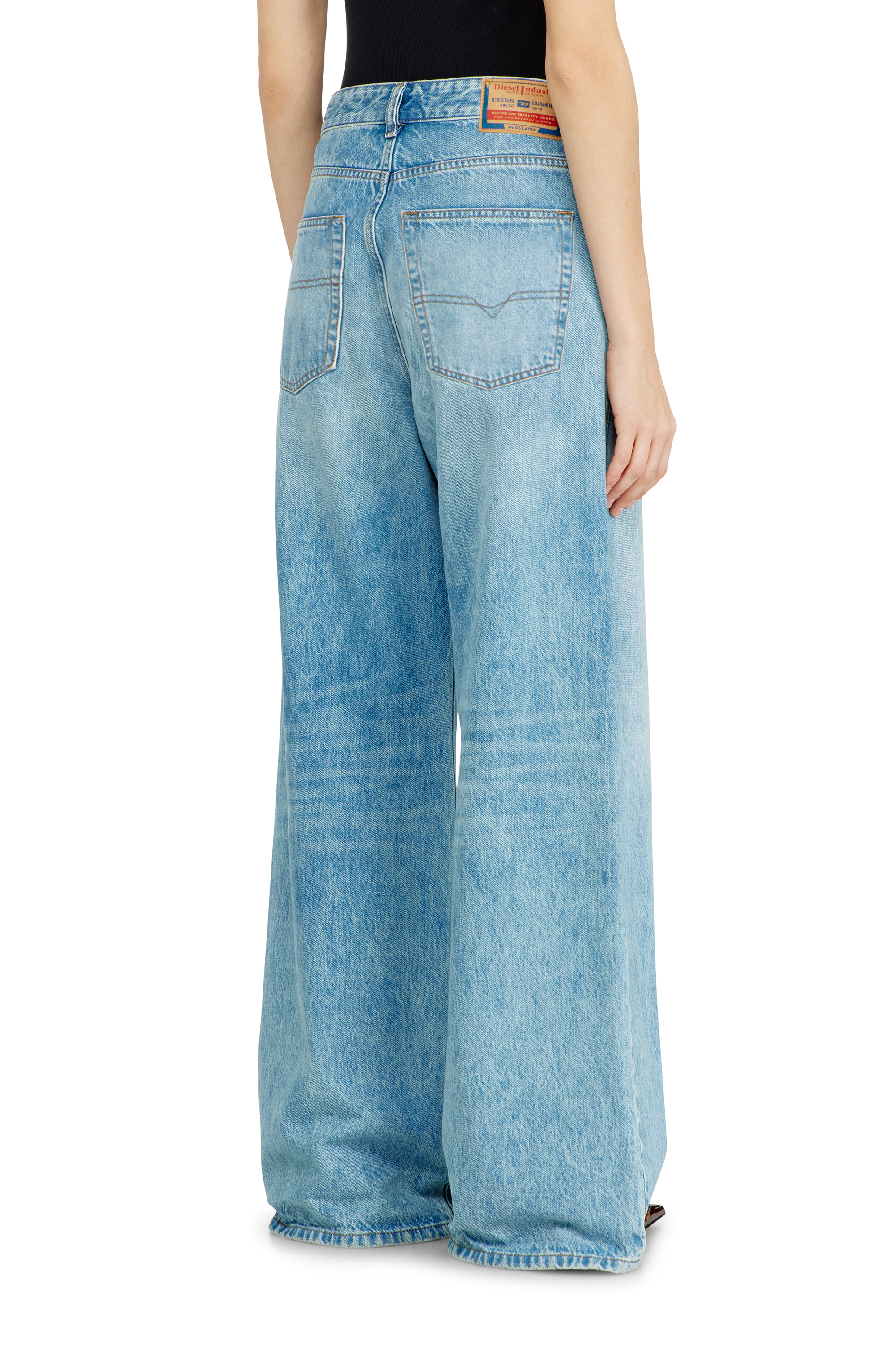 Diesel - Unisex's Relaxed Jeans 1996 D-Sire 09I29, Light Blue - 5