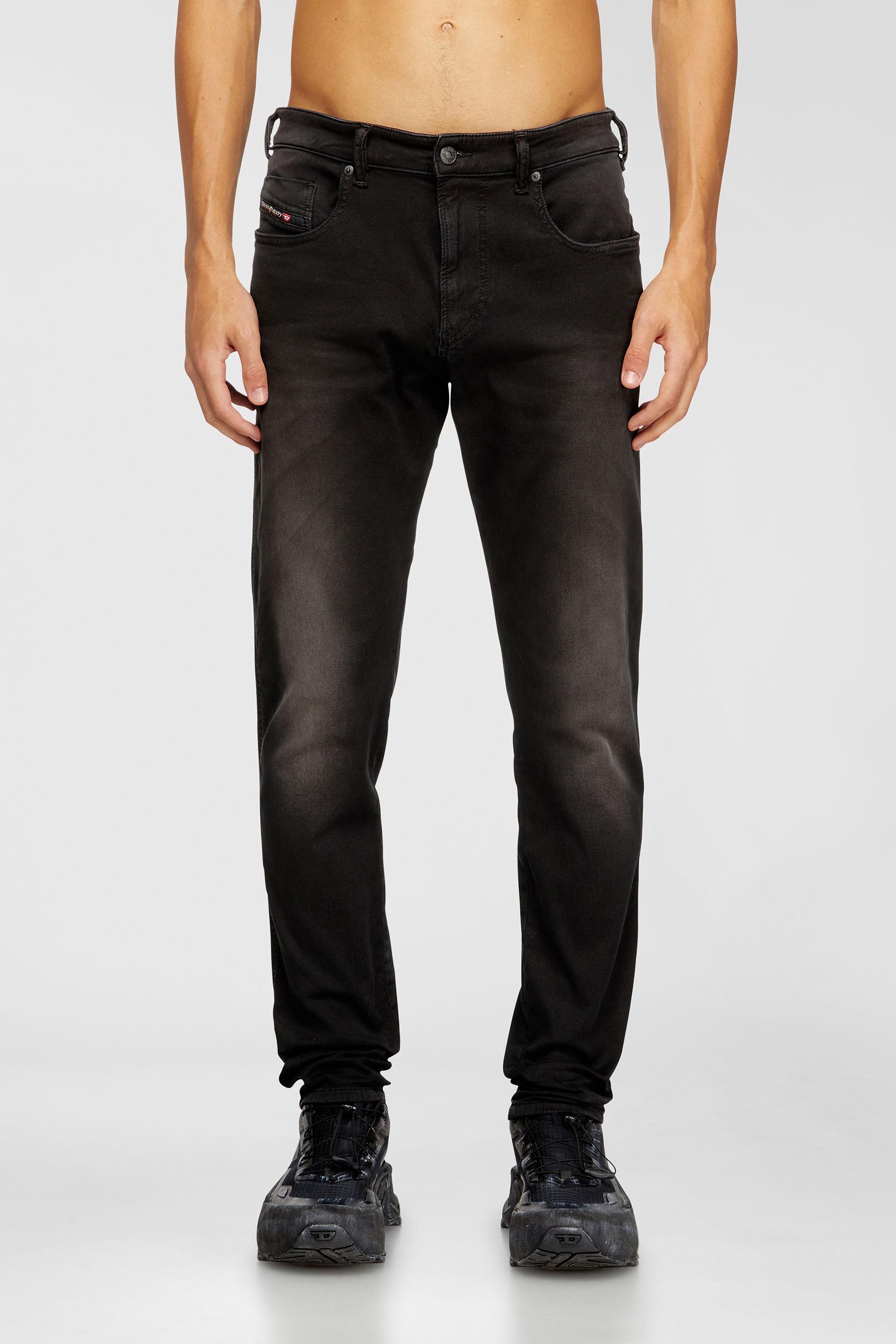 Diesel - Man's Slim 2062 D-Strukt Joggjeans&reg; 0670M, Black/Dark grey - 2