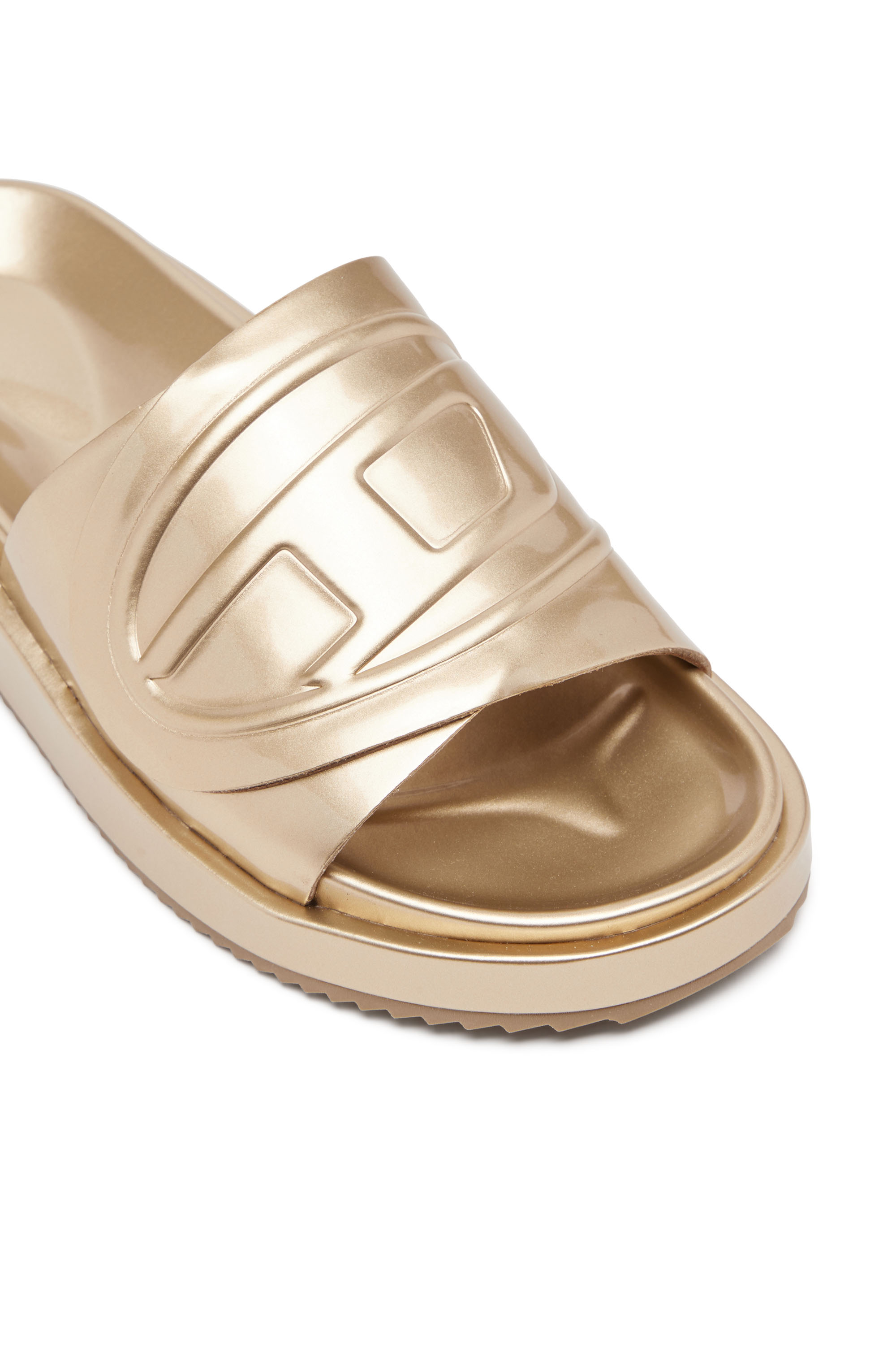Diesel - SA-SLIDE D OVAL W, Woman Sa-Slide D-Metallic slide sandals with Oval D strap in Oro - Image 6