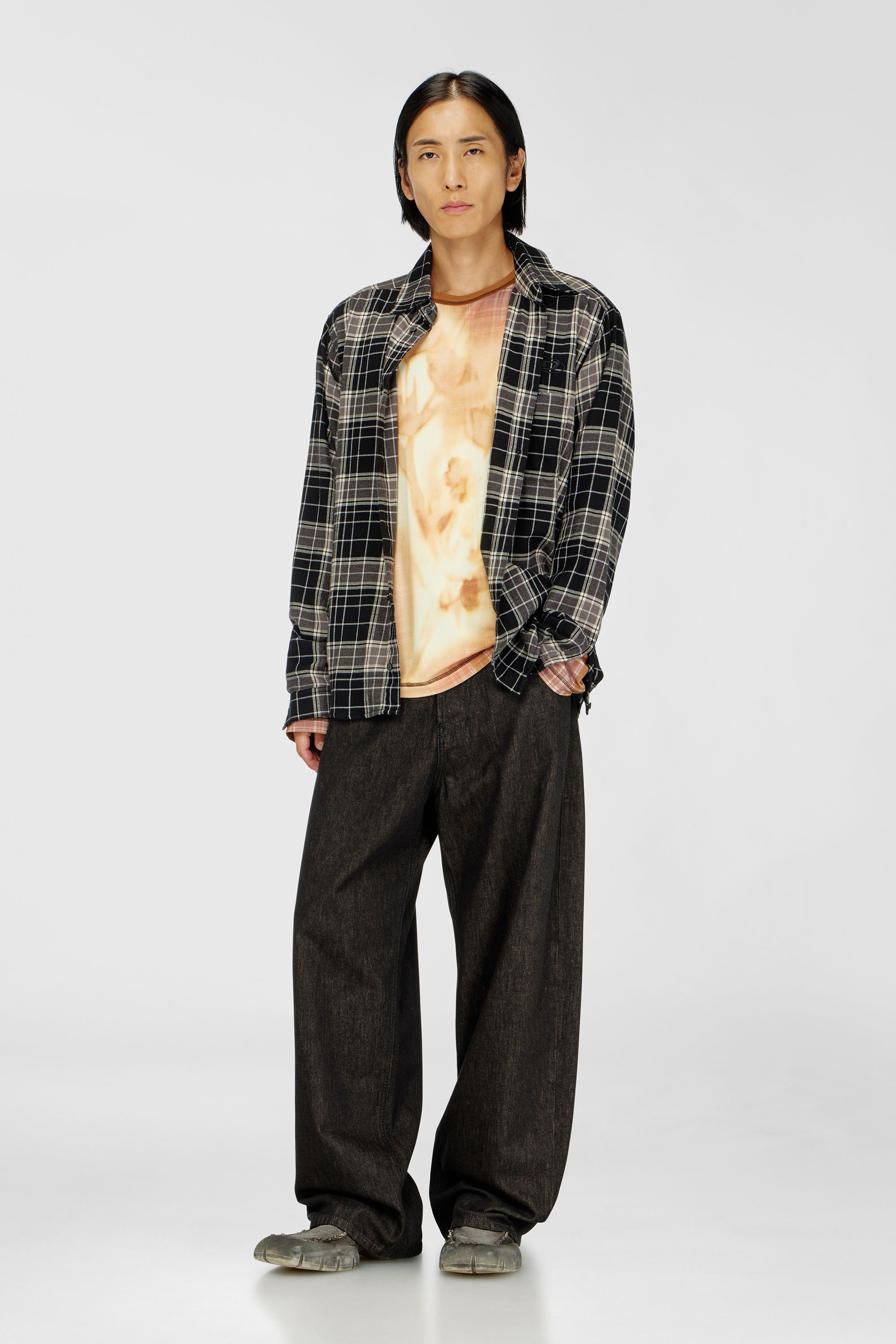 Diesel - S-SIMPLY-HNBI, Man's Distressed shirt in check flannel in Black/Grey - 2