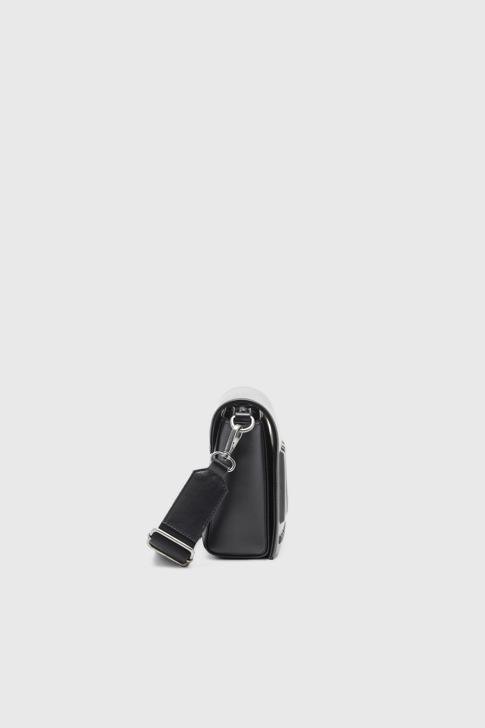 Diesel - DSL 3D CAMERA BAG X, Unisex's Dsl 3D - Camera bag with embossed logo in Black - 4